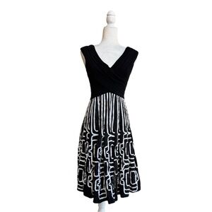 Adrianna Papell Black and White Ribbon Dress Womens Size 6 Party Knee Length